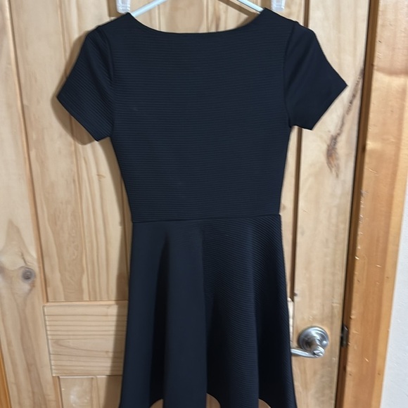 Forever 21 Black Short Sleeve Dress - Picture 5 of 6